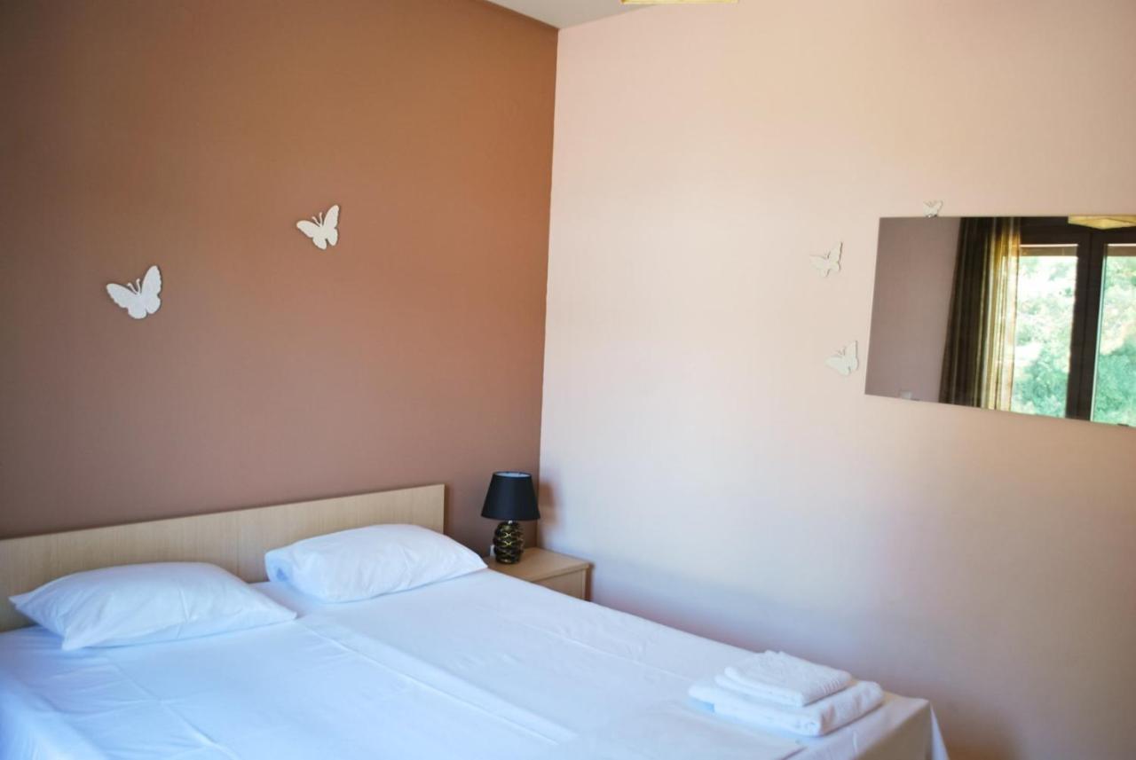 Canal Luxury Apartments Nea Poteidaia Exterior foto