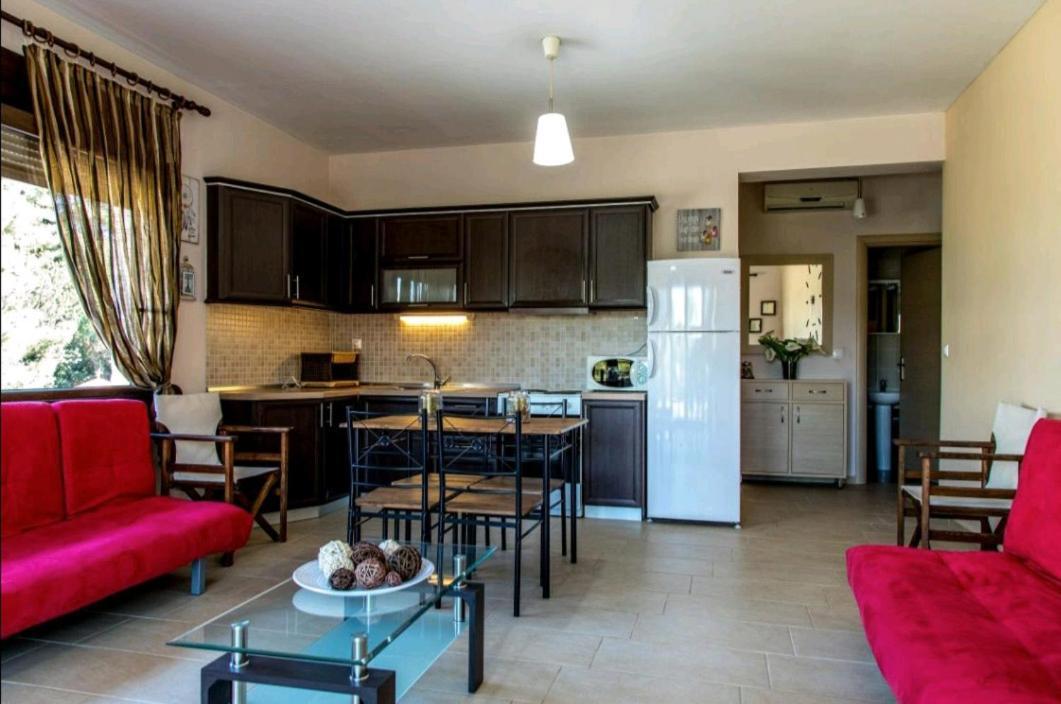 Canal Luxury Apartments Nea Poteidaia Exterior foto